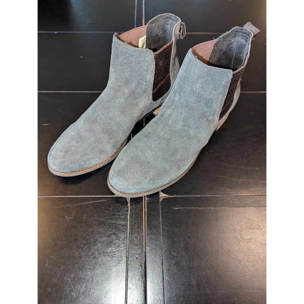TOMS Ella Chelsea Suede Bootie Gray Metallic Women's 9/EU40